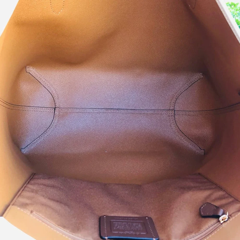 Last one New 🎀 Coach City Tote In Signature Canvas With Pink Cherry Print - Picture 5 of 9